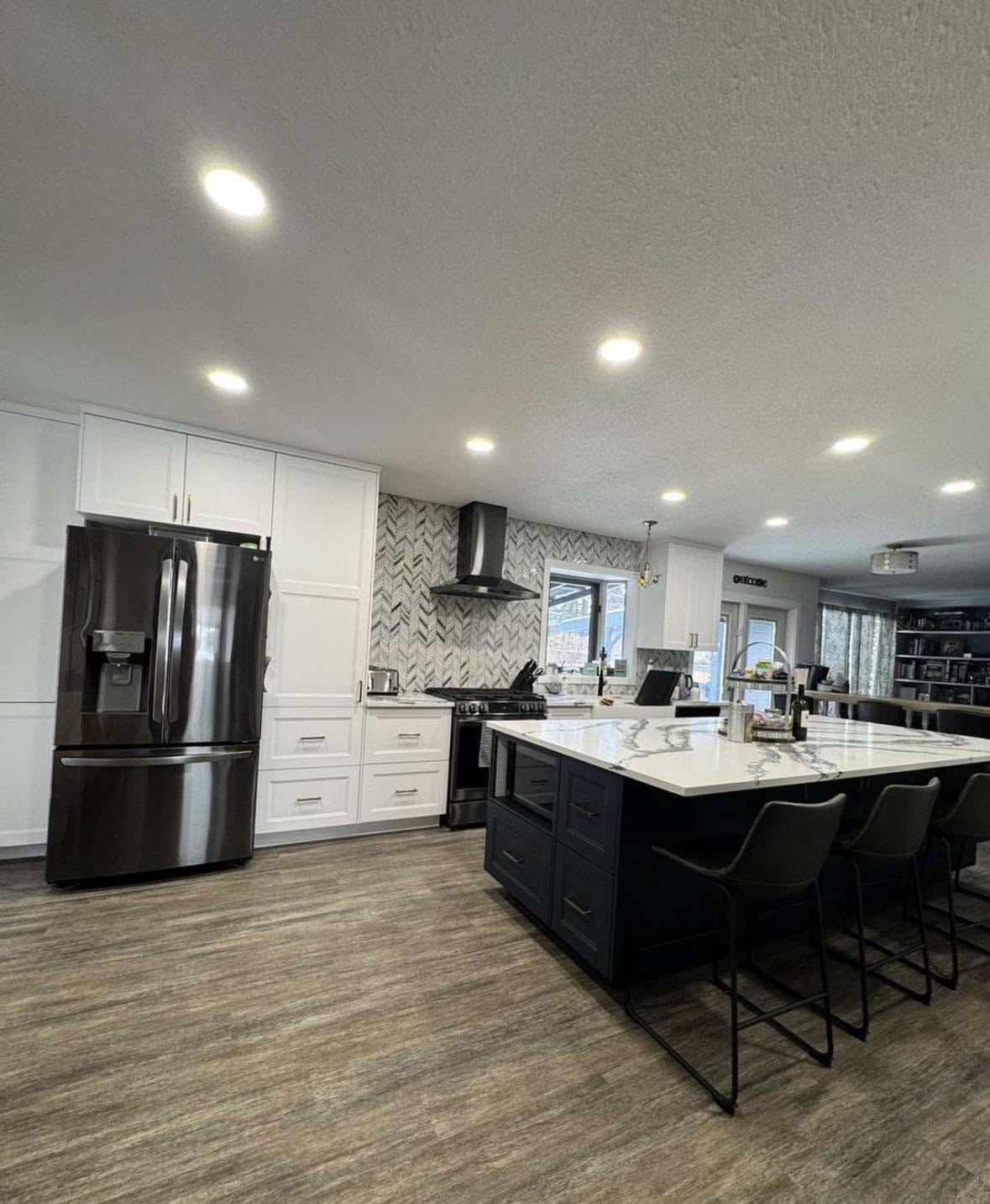 Spotless kitchen counters and backsplash